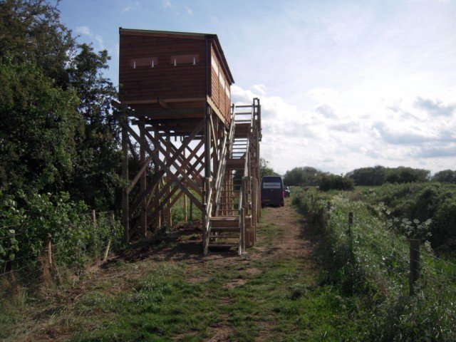 bird_hide_attenborough_cp_27th_may_09.jpg