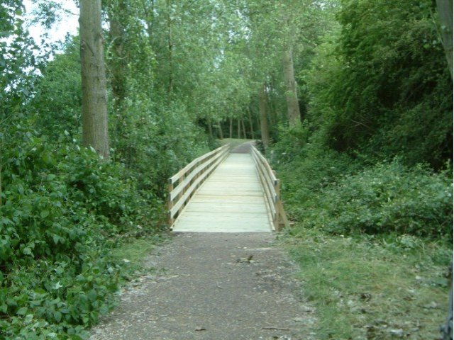 bird_hide_Giffard_Park_Milton_Keynes_21st_June_06350_640x480